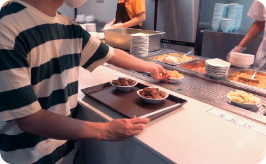 高校食堂